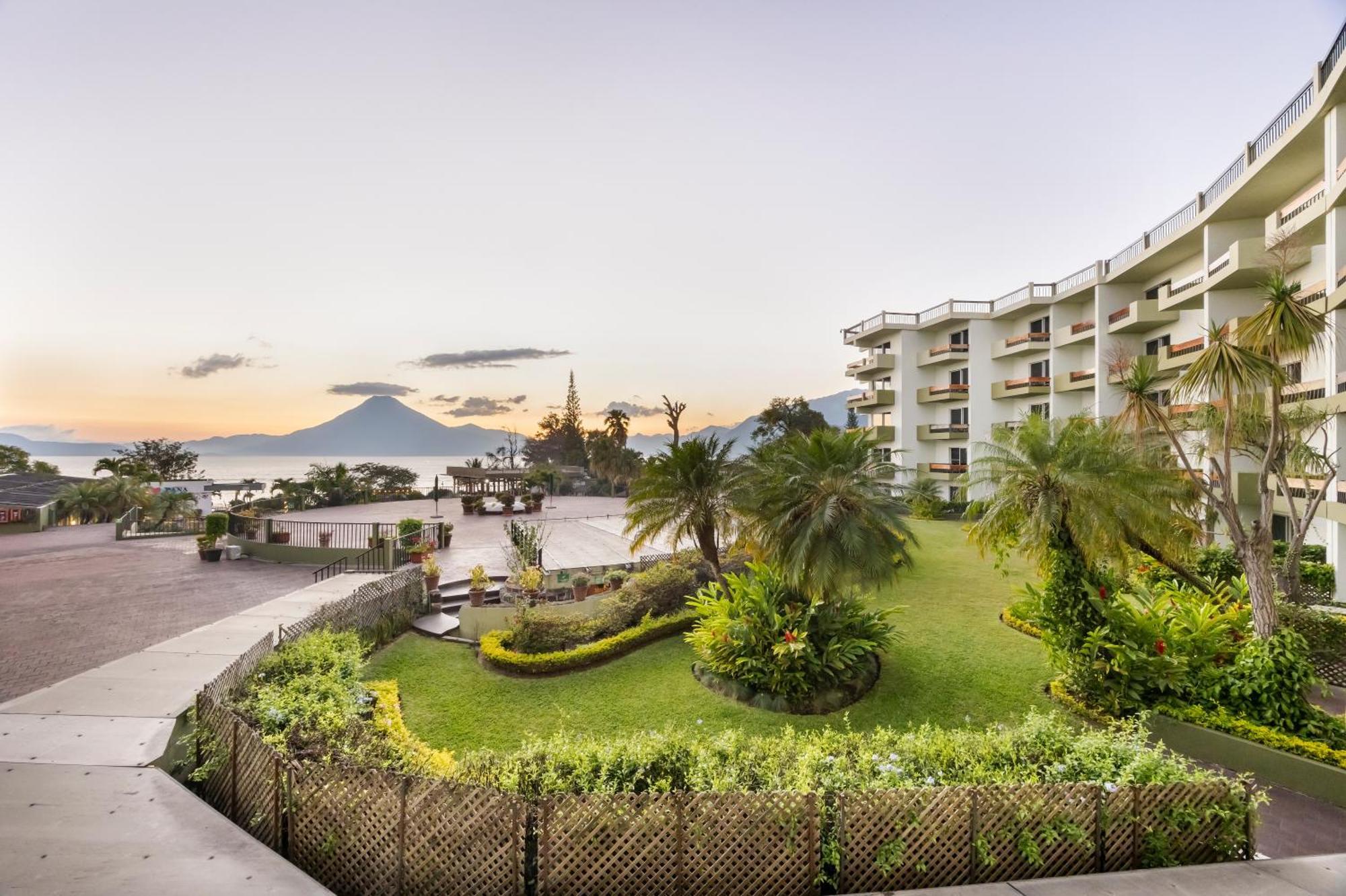 Porta Hotel Del Lago Panajachel Exterior photo
