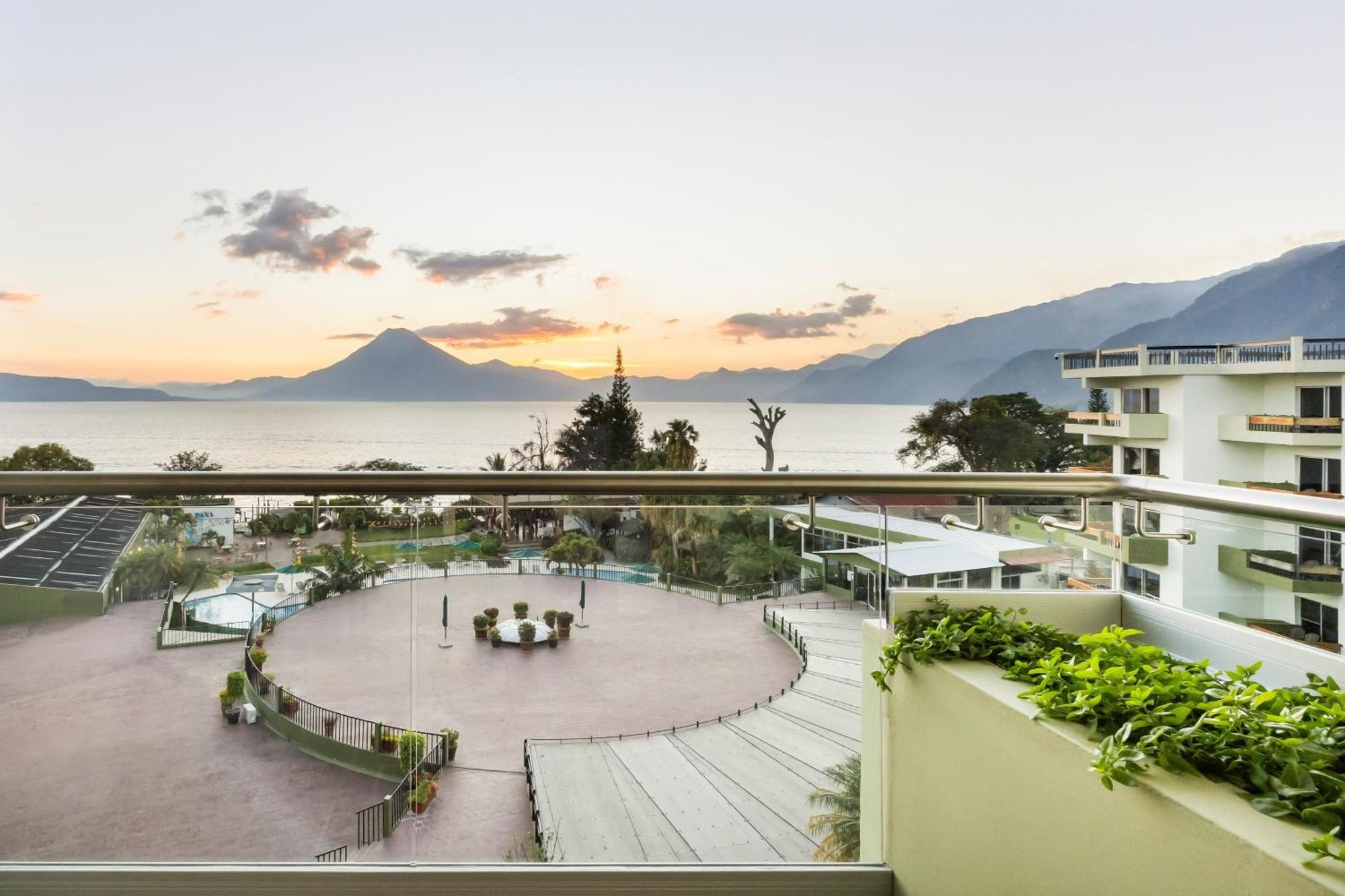 Porta Hotel Del Lago Panajachel Exterior photo